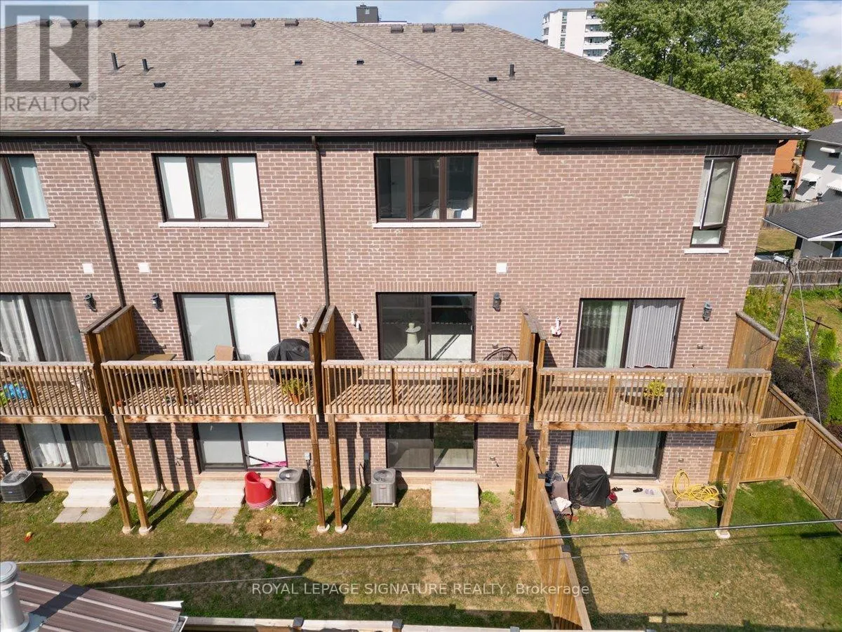 25 - 270 MELVIN AVENUE