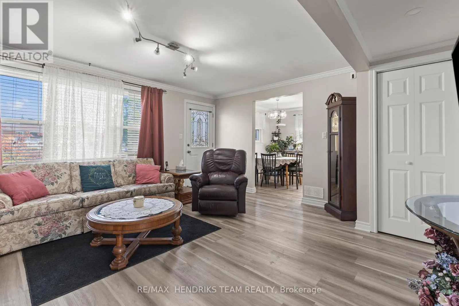 327 ST GEORGE STREET