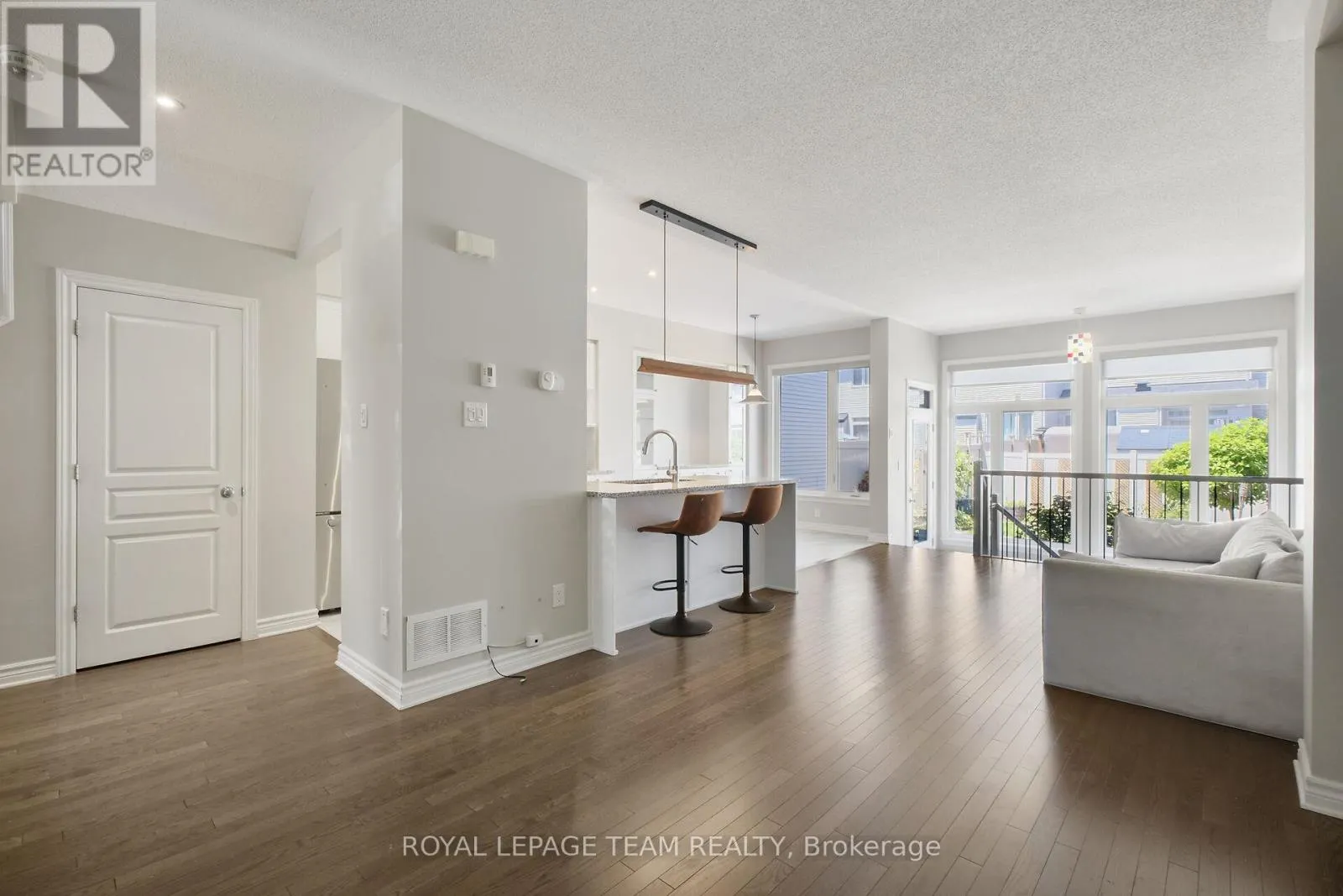 273 SHINLEAF CRESCENT