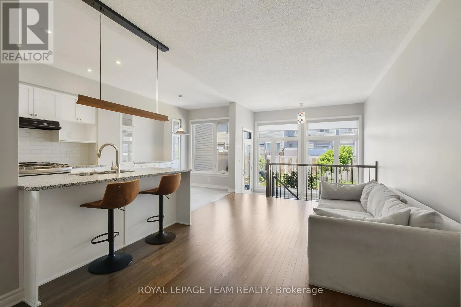 273 SHINLEAF CRESCENT