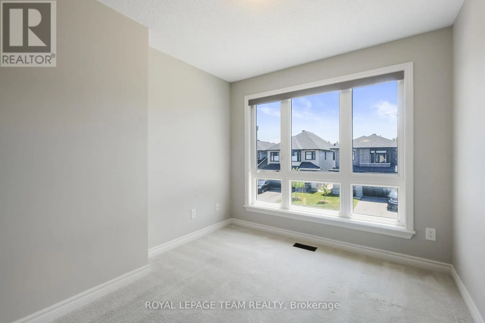 273 SHINLEAF CRESCENT
