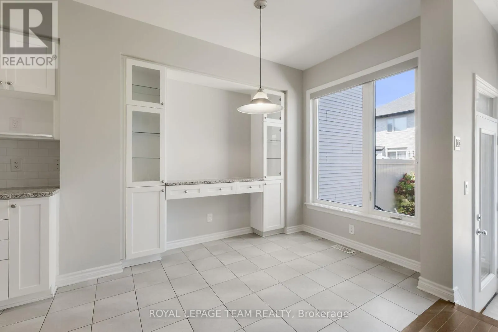 273 SHINLEAF CRESCENT