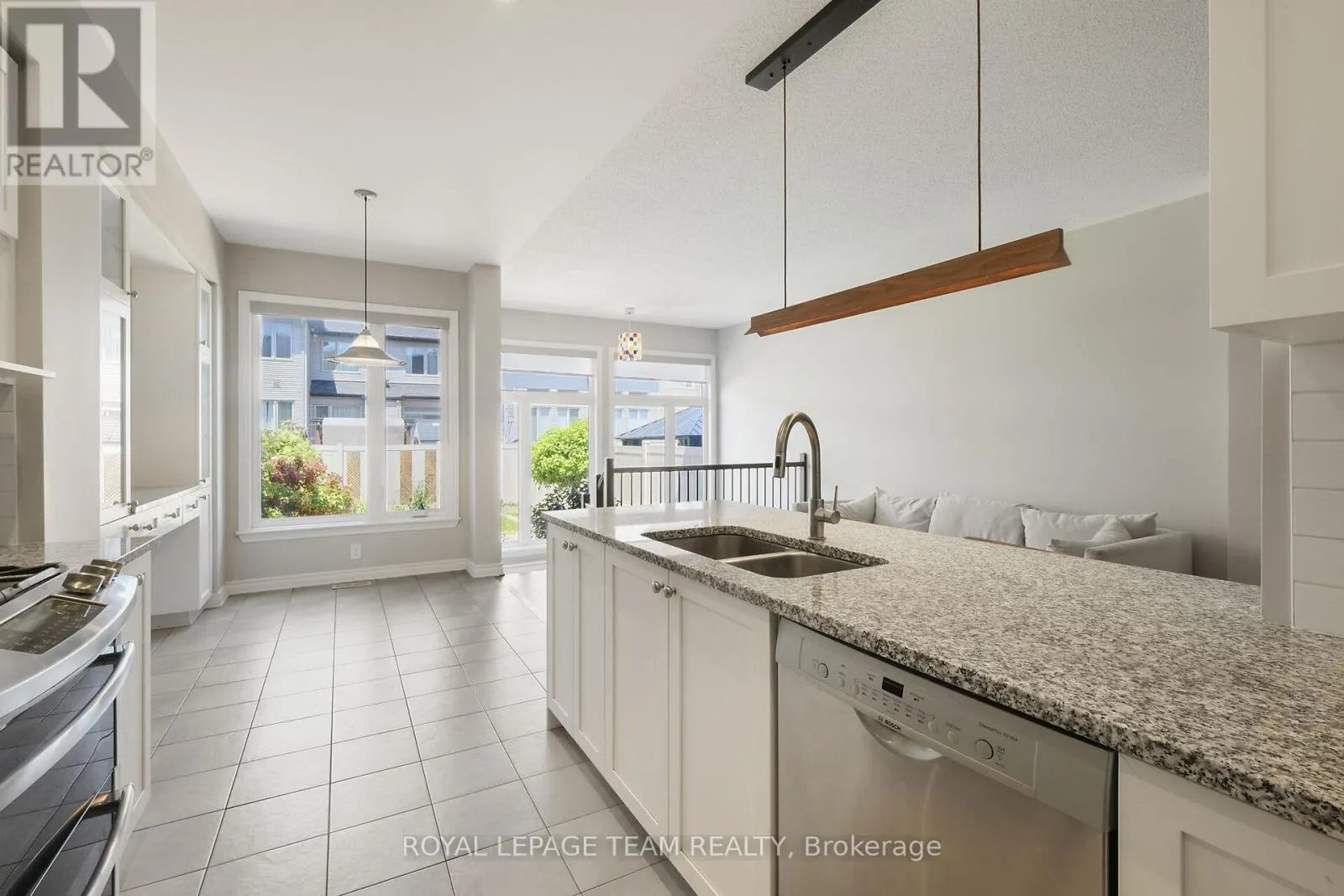 273 SHINLEAF CRESCENT