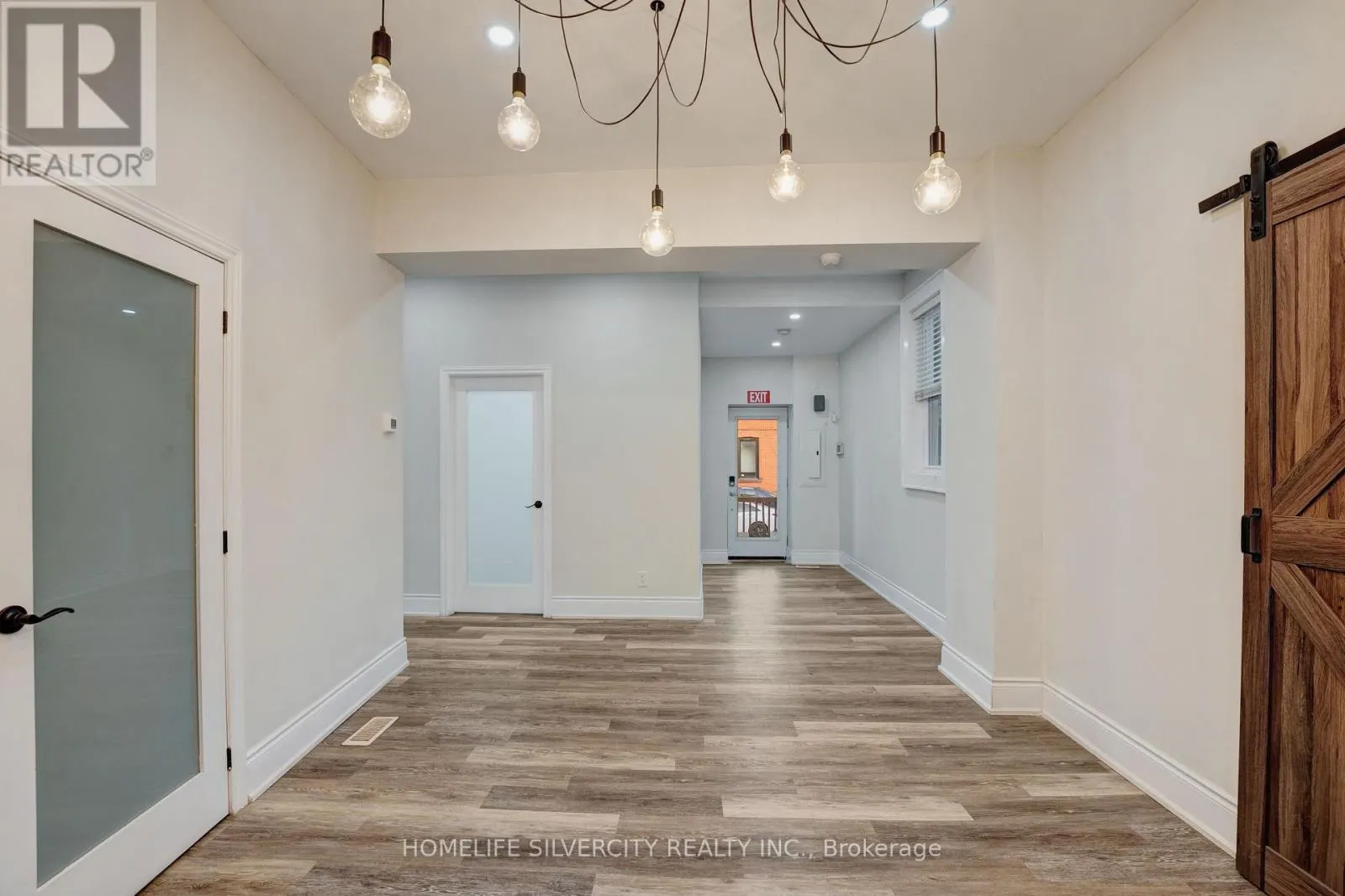 1 - 484 MAIN STREET E
