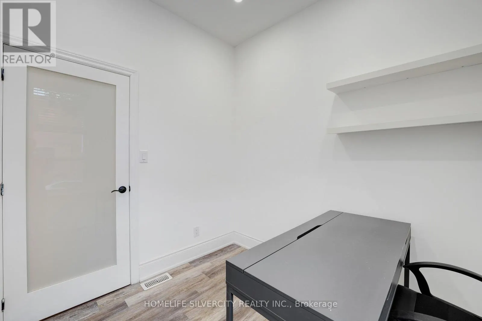 1 - 484 MAIN STREET E