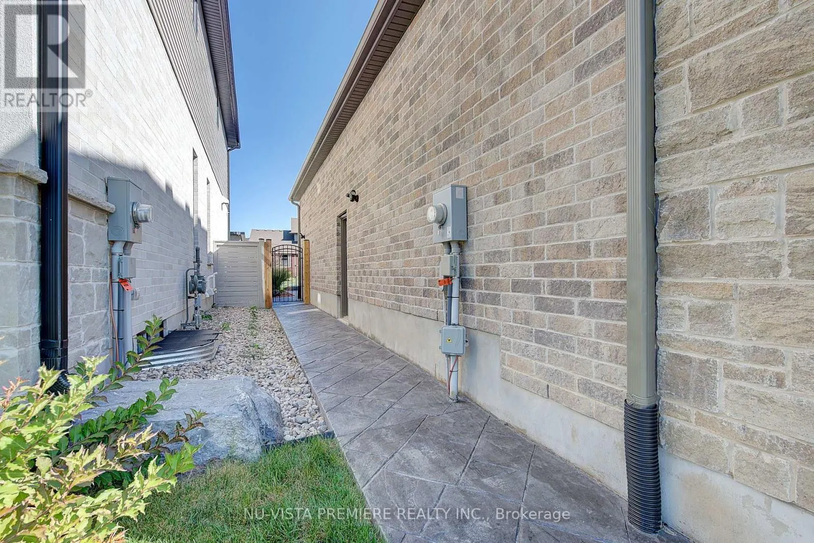 7442 SILVER CREEK CRESCENT