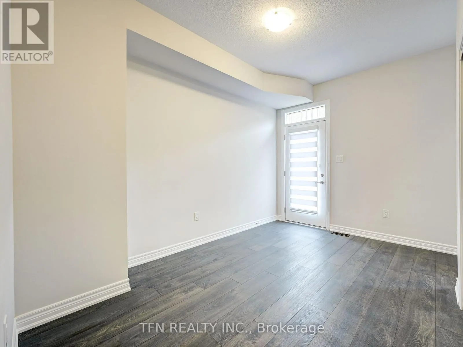 9 - 10 BIRMINGHAM DRIVE