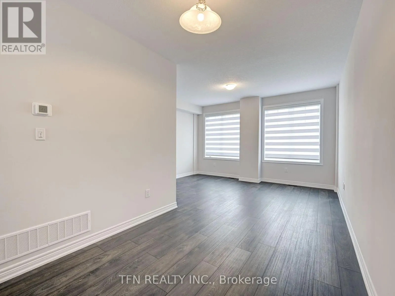 9 - 10 BIRMINGHAM DRIVE