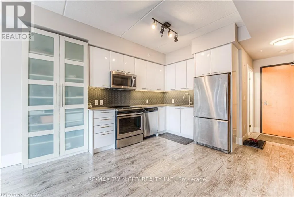 210 - 15 PRINCE ALBERT BOULEVARD