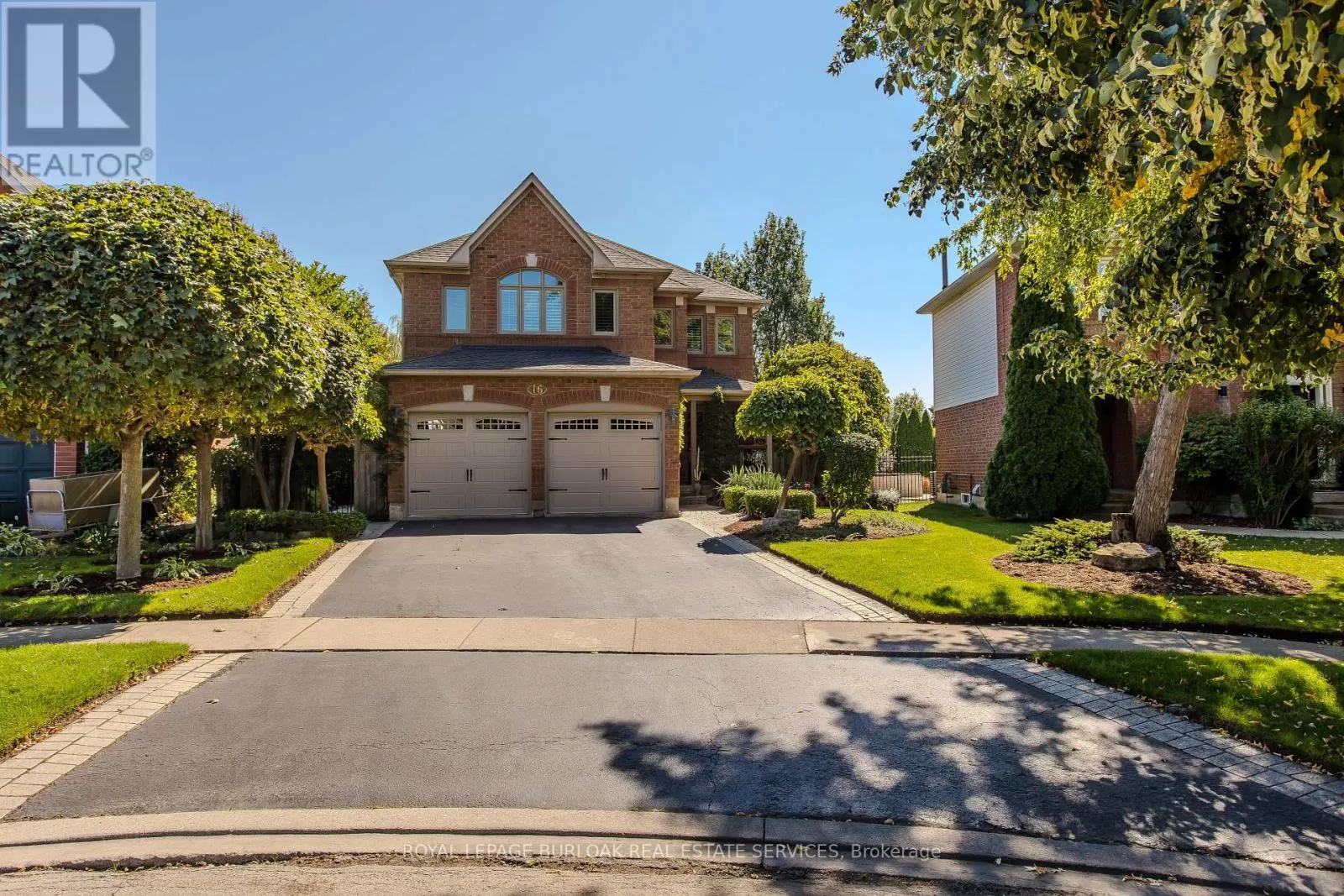 16 ARNHEM COURT