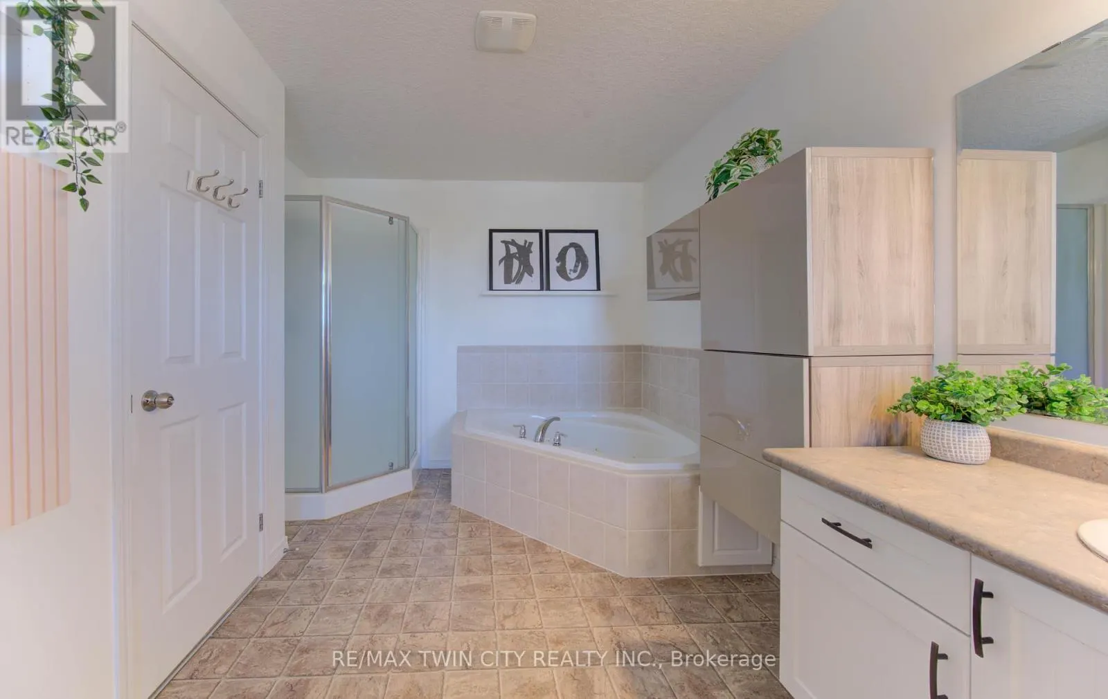 224 SUNNY MEADOW COURT
