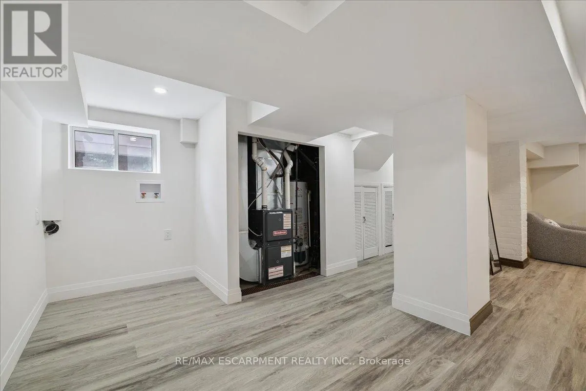 15 OTTAWA STREET S