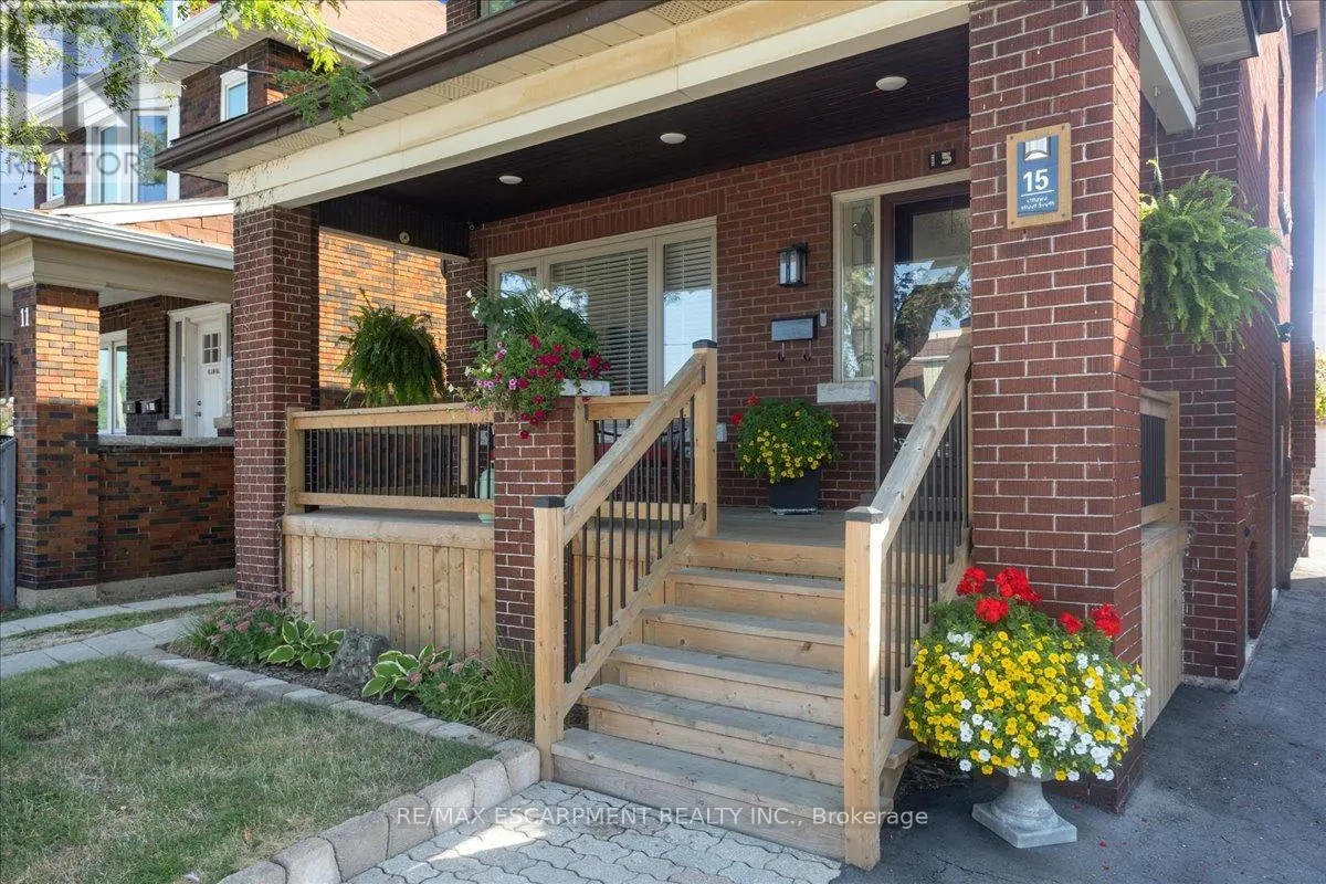 15 OTTAWA STREET S