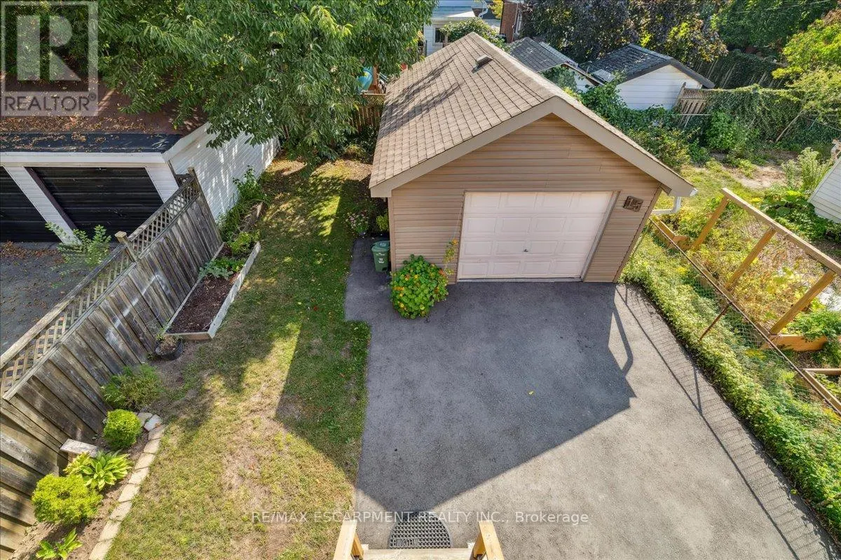 15 OTTAWA STREET S
