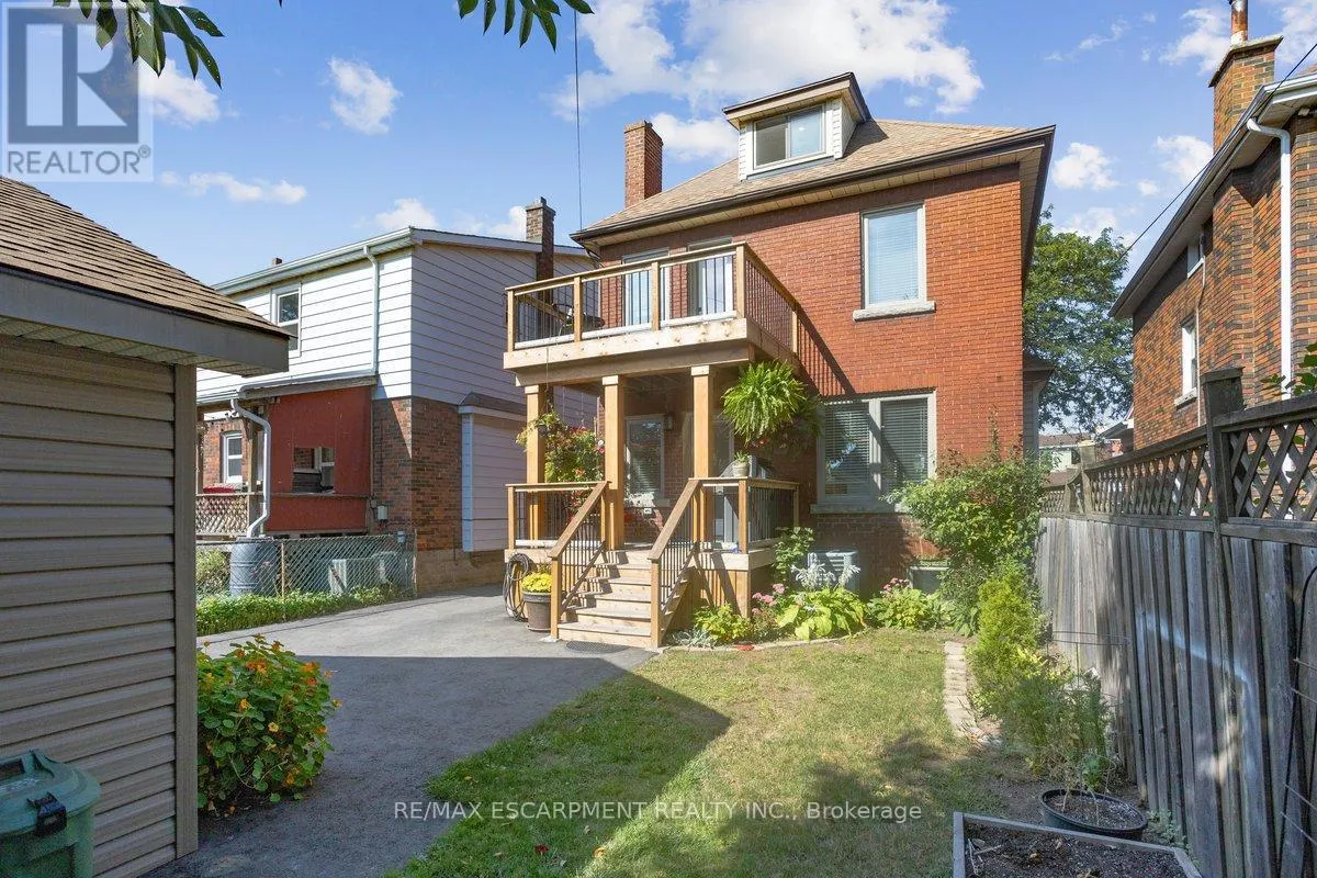 15 OTTAWA STREET S