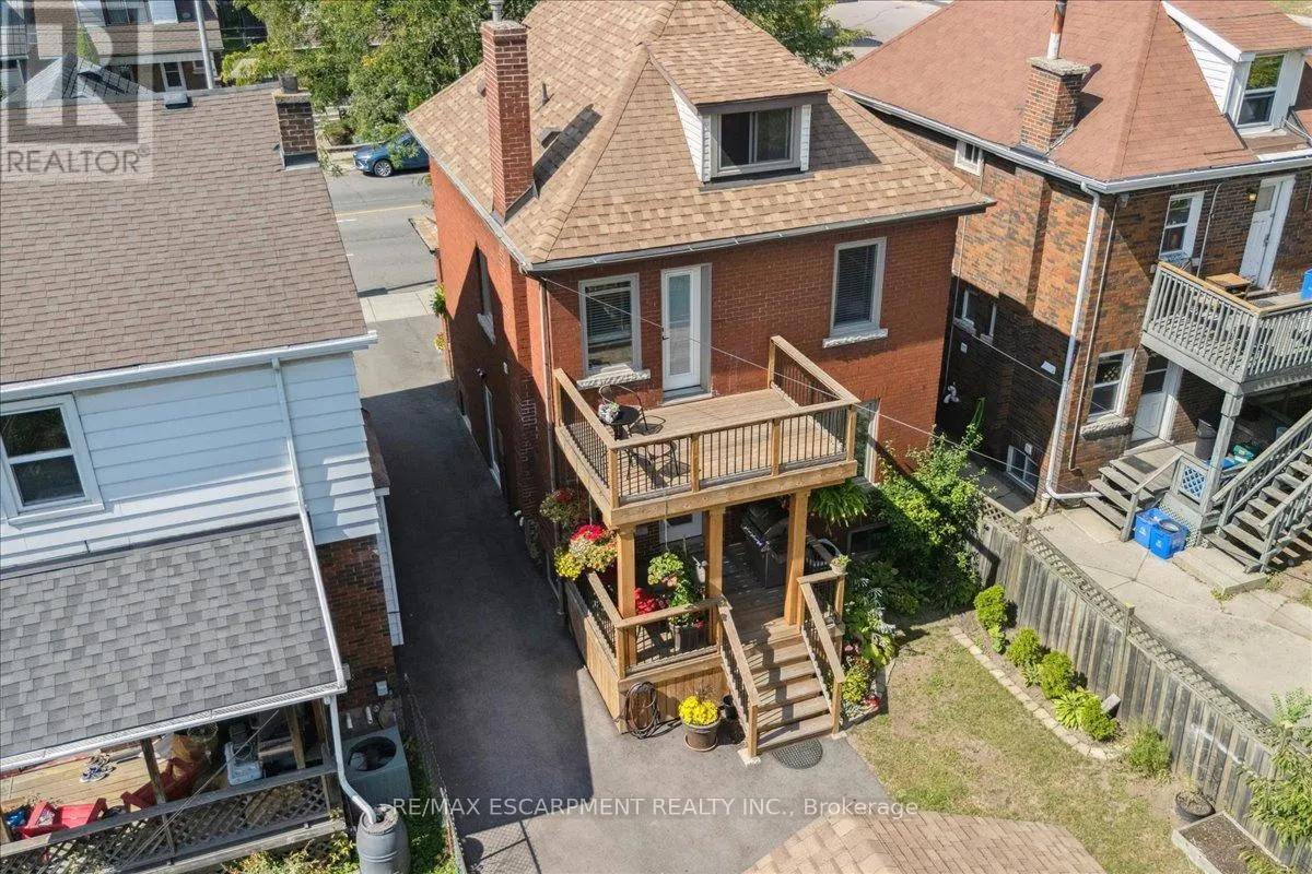 15 OTTAWA STREET S