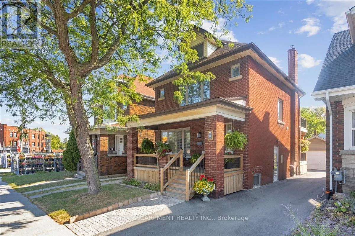15 OTTAWA STREET S