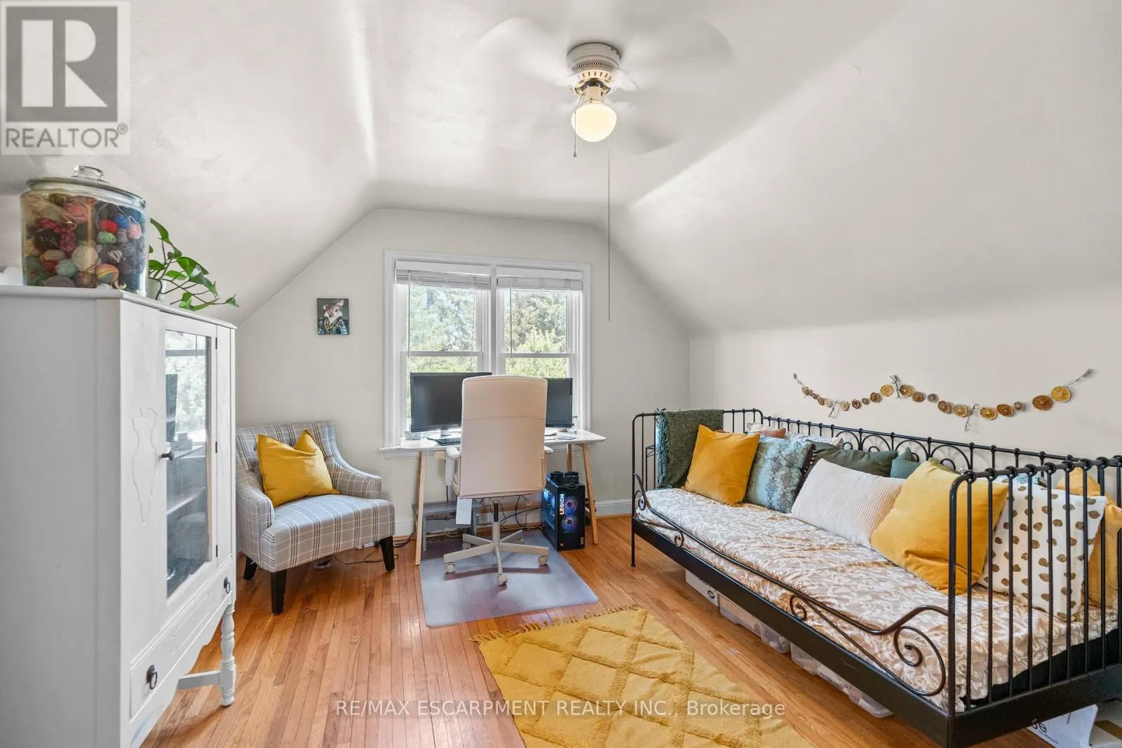 48 FRANKLIN AVENUE