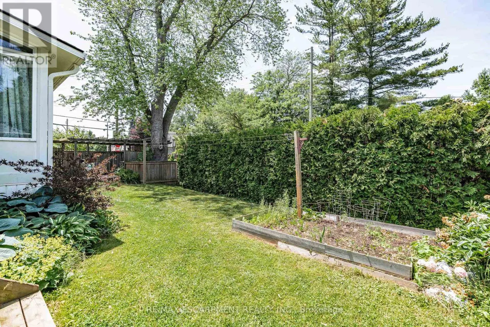 48 FRANKLIN AVENUE