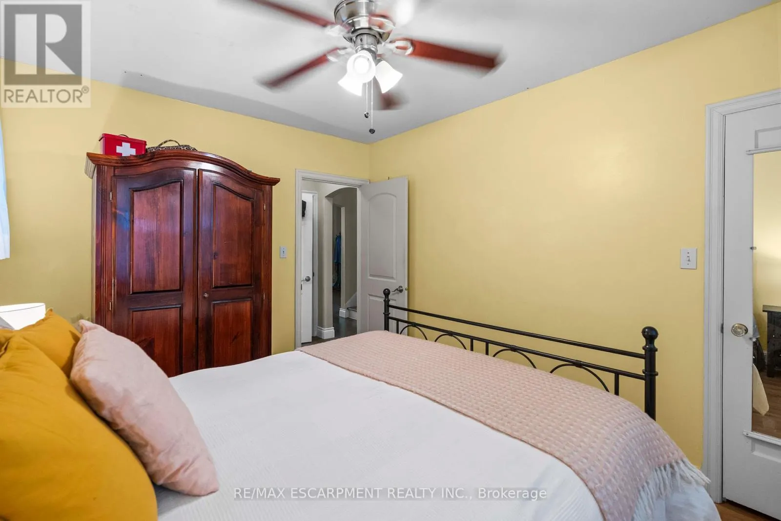 48 FRANKLIN AVENUE