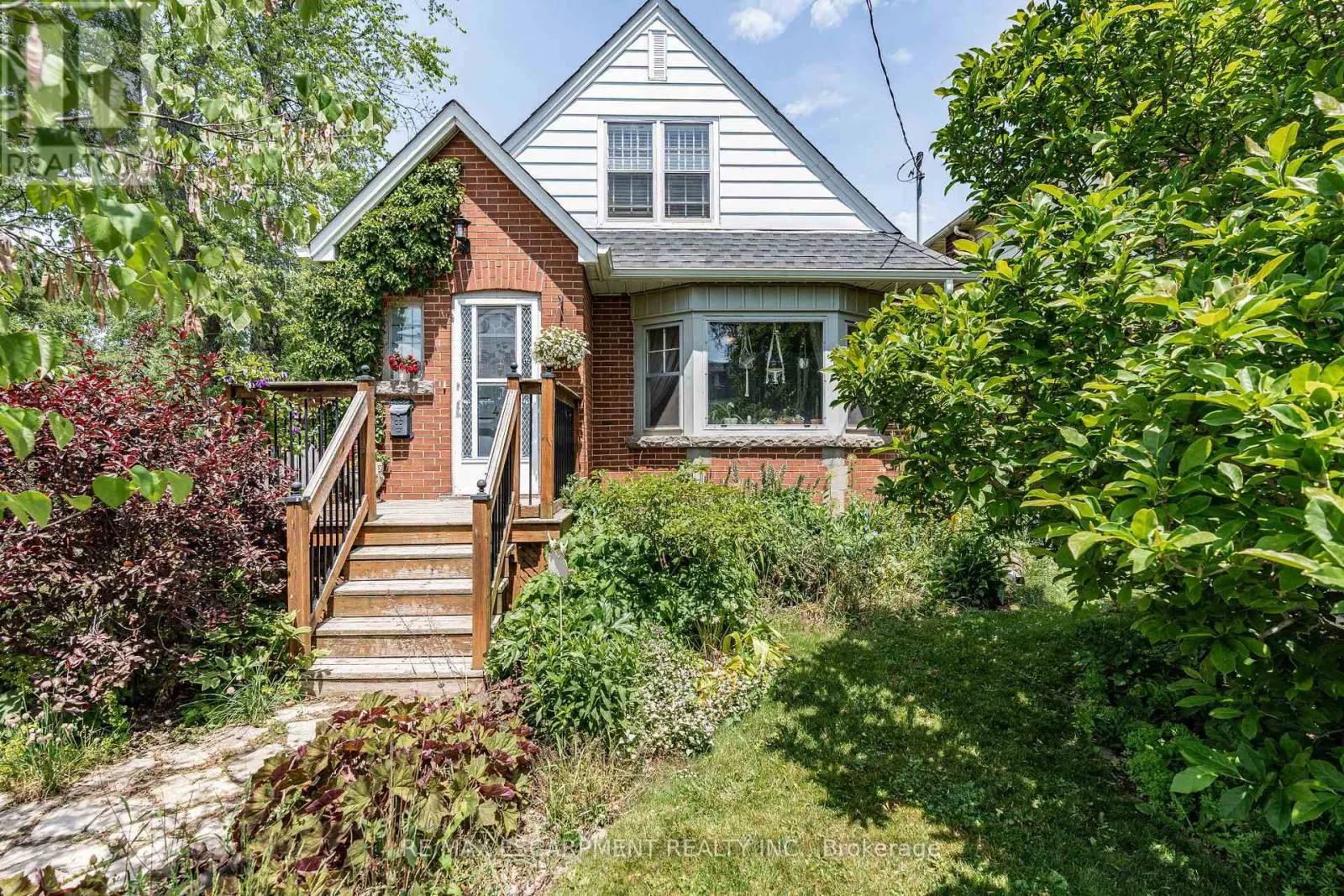 48 FRANKLIN AVENUE