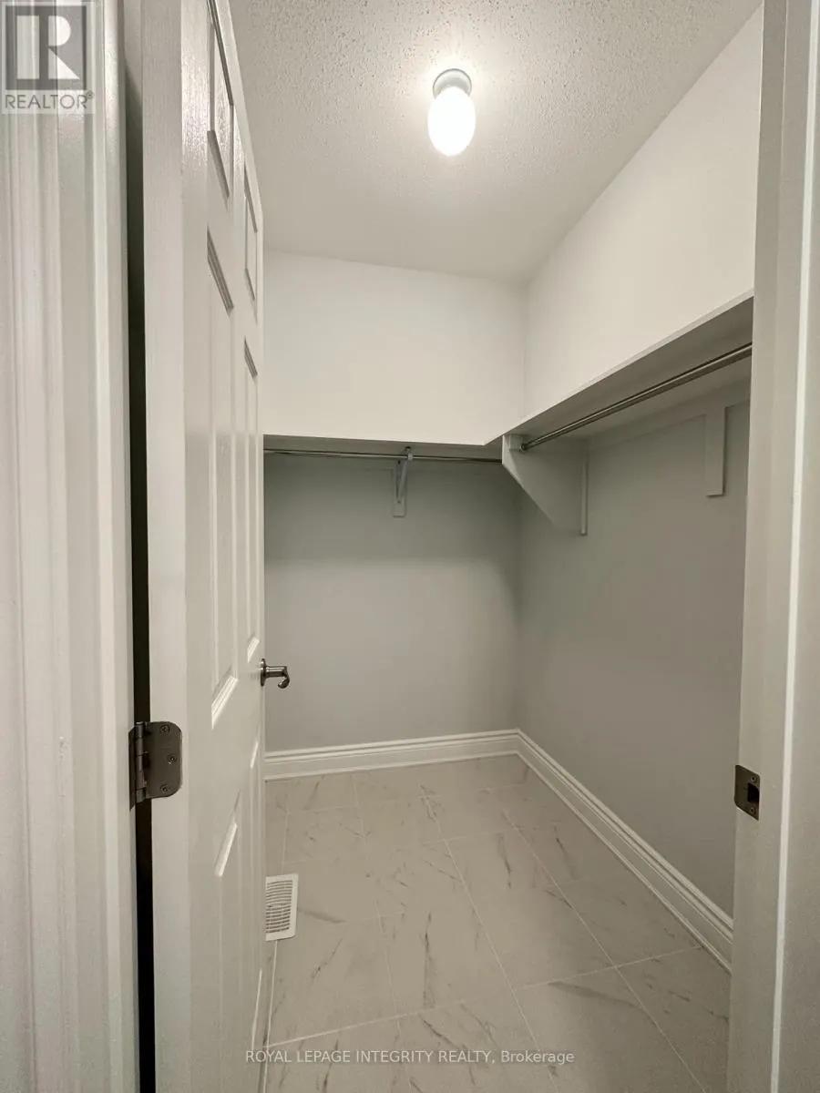 205 YEARLING CIRCLE