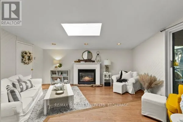 10 MARWOOD CIRCLE