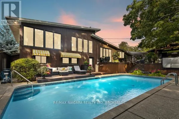 10 MARWOOD CIRCLE
