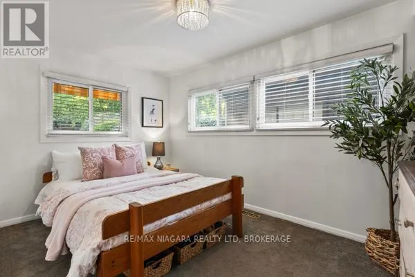 10 MARWOOD CIRCLE