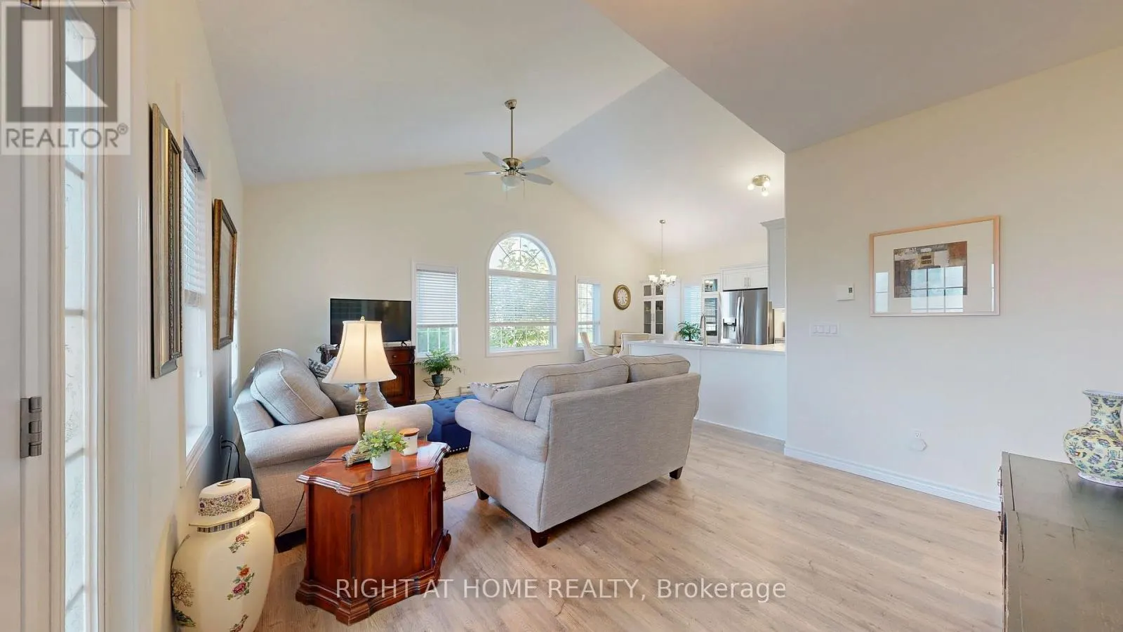 402 - 295 DENSMORE ROAD