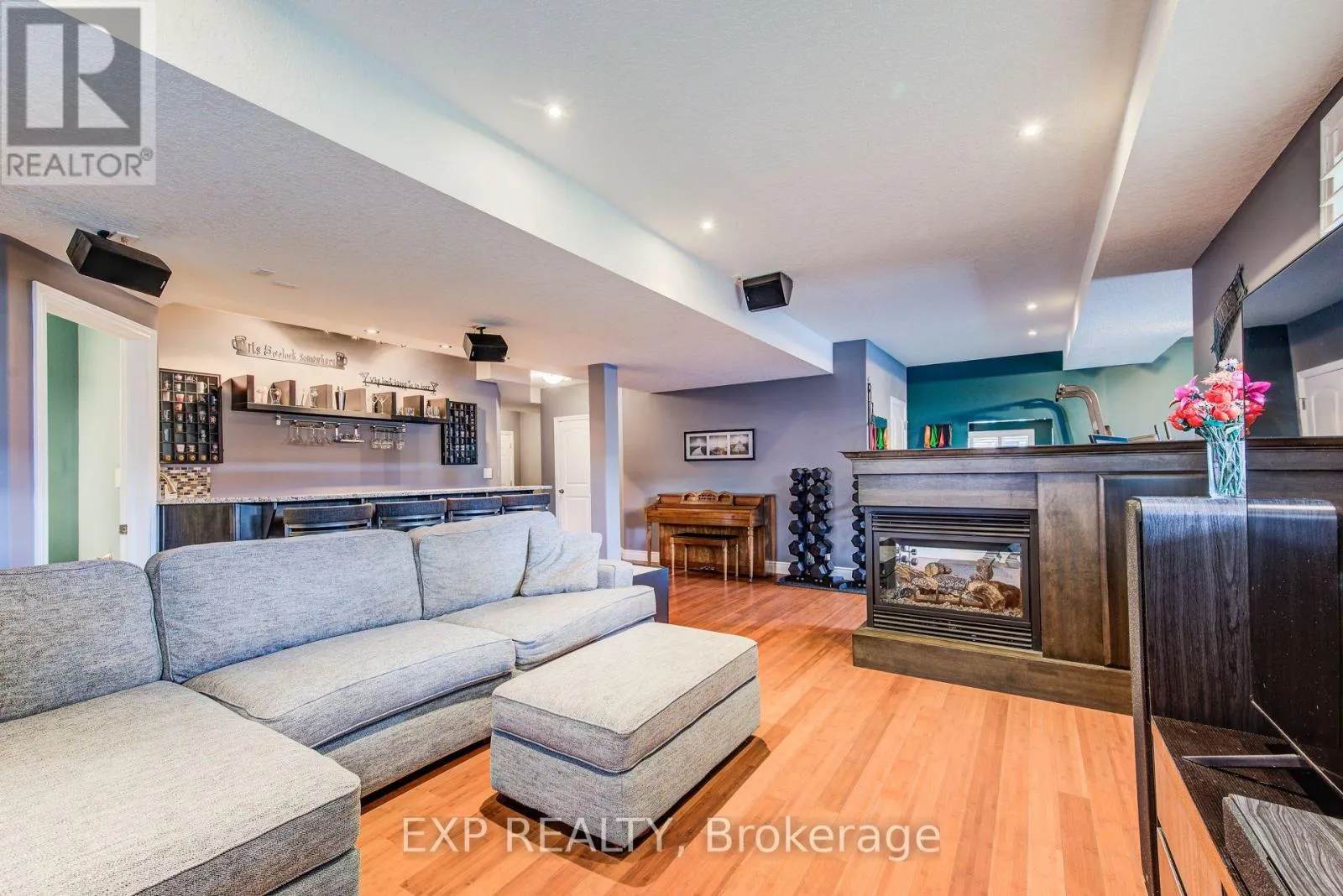279 ZELLER DRIVE