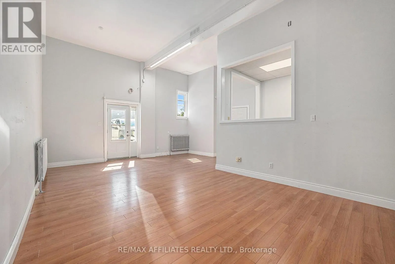 C - 23 WILSON STREET W
