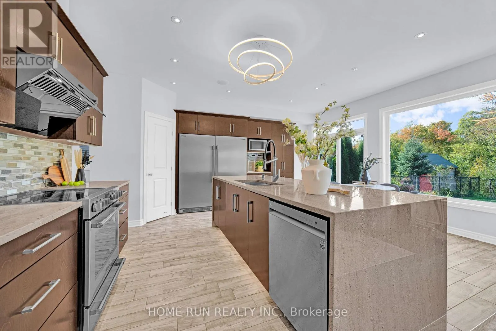 170 ESCARPMENT CRESCENT