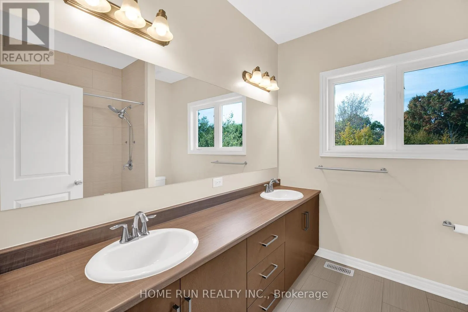 170 ESCARPMENT CRESCENT