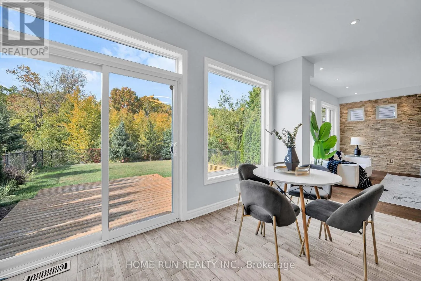 170 ESCARPMENT CRESCENT