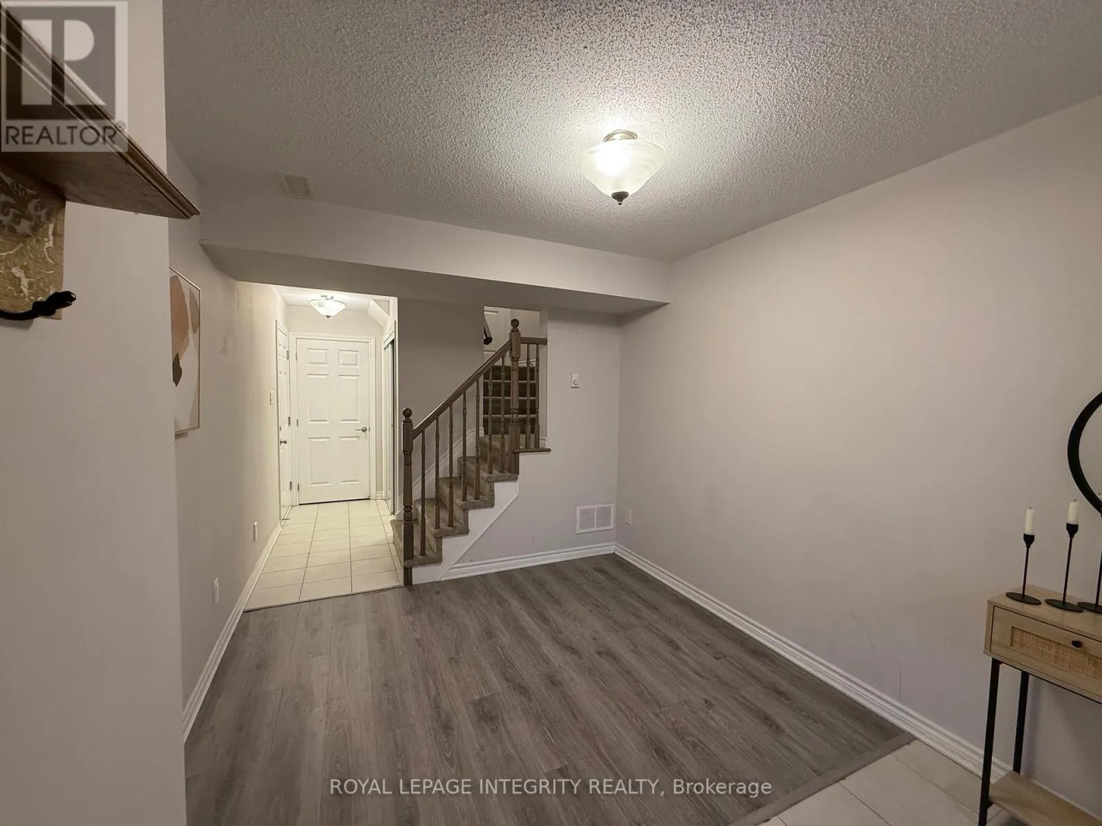 96 FEATHERTOP LANE N