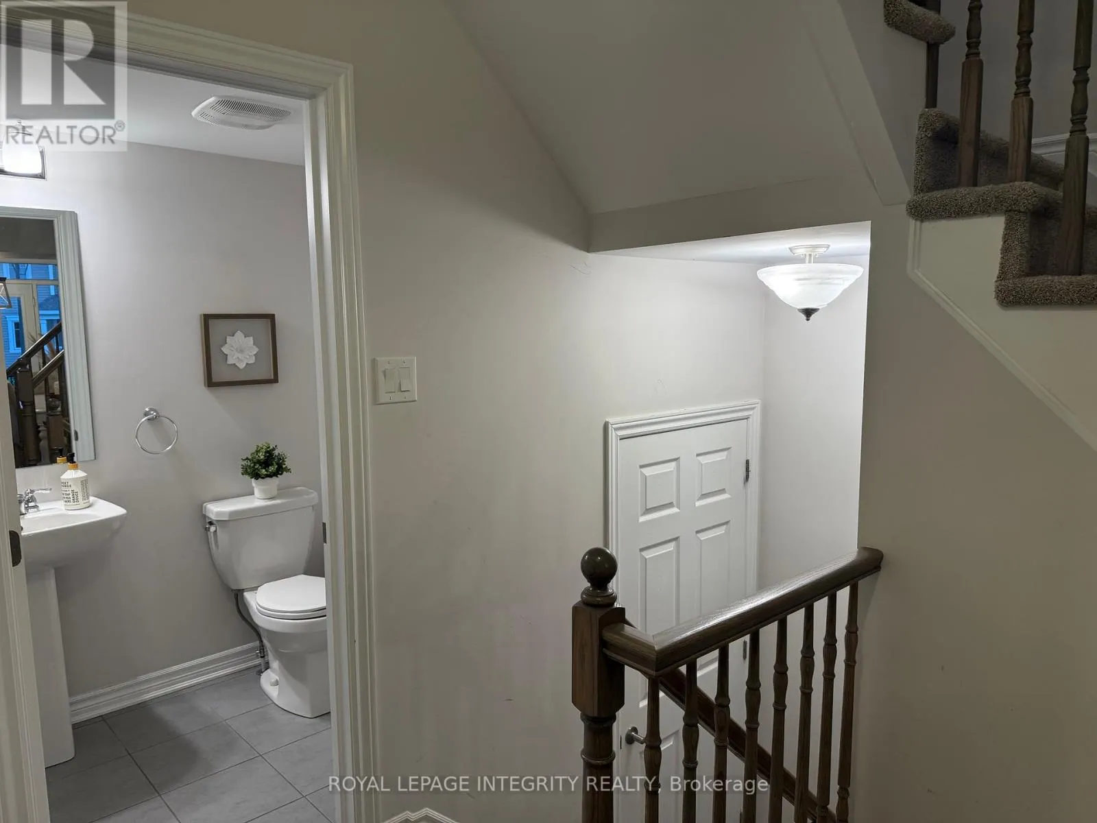 96 FEATHERTOP LANE N
