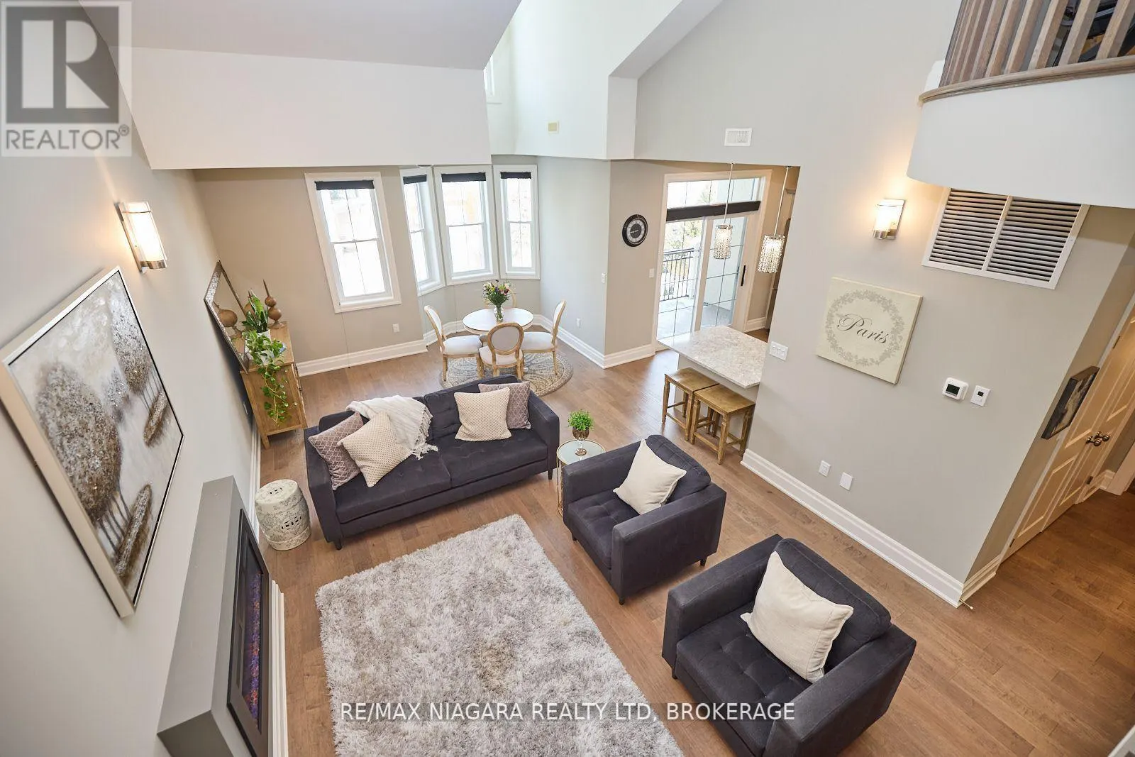 6 ST. ANDREWS LANE S