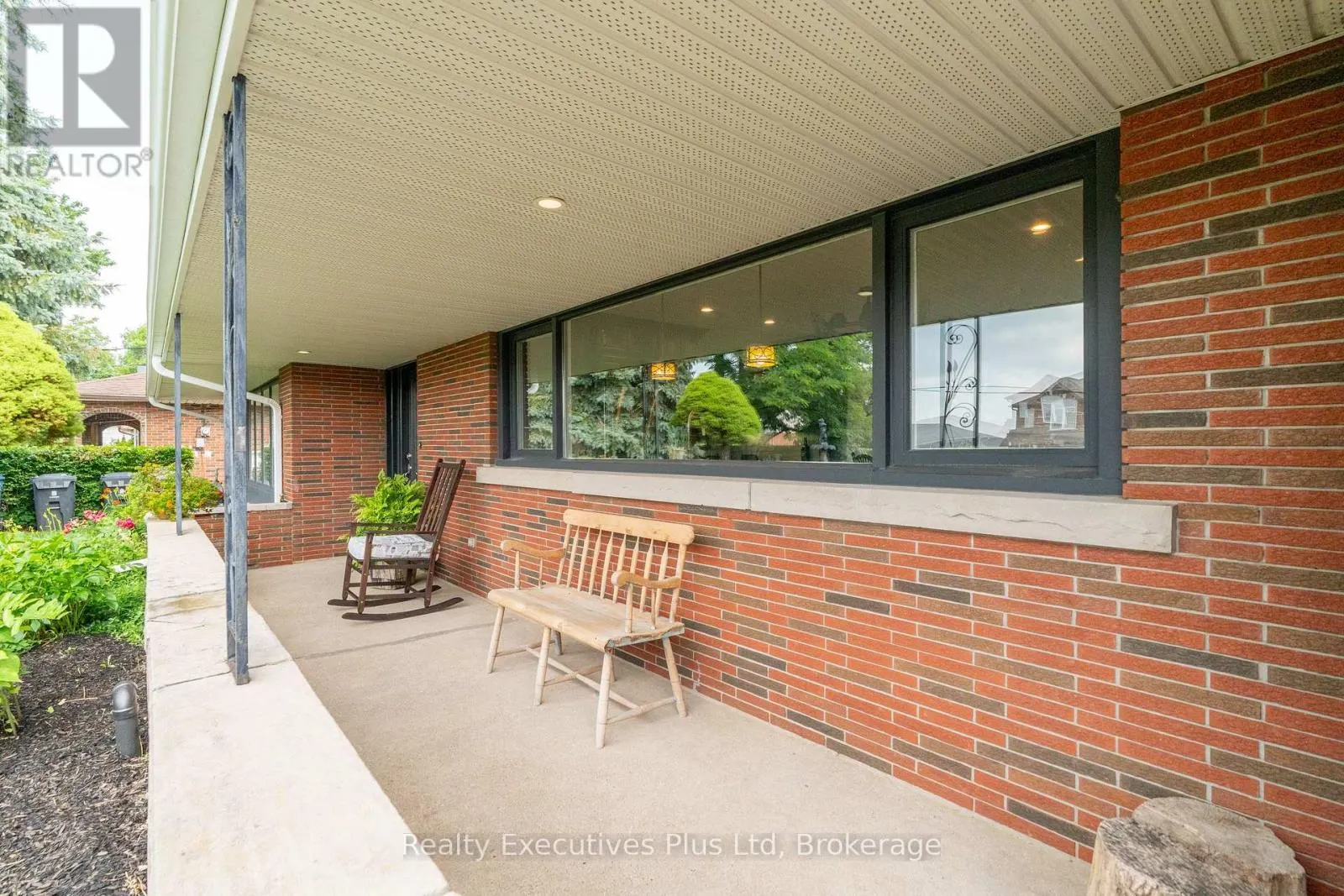 135 CITYVIEW DRIVE