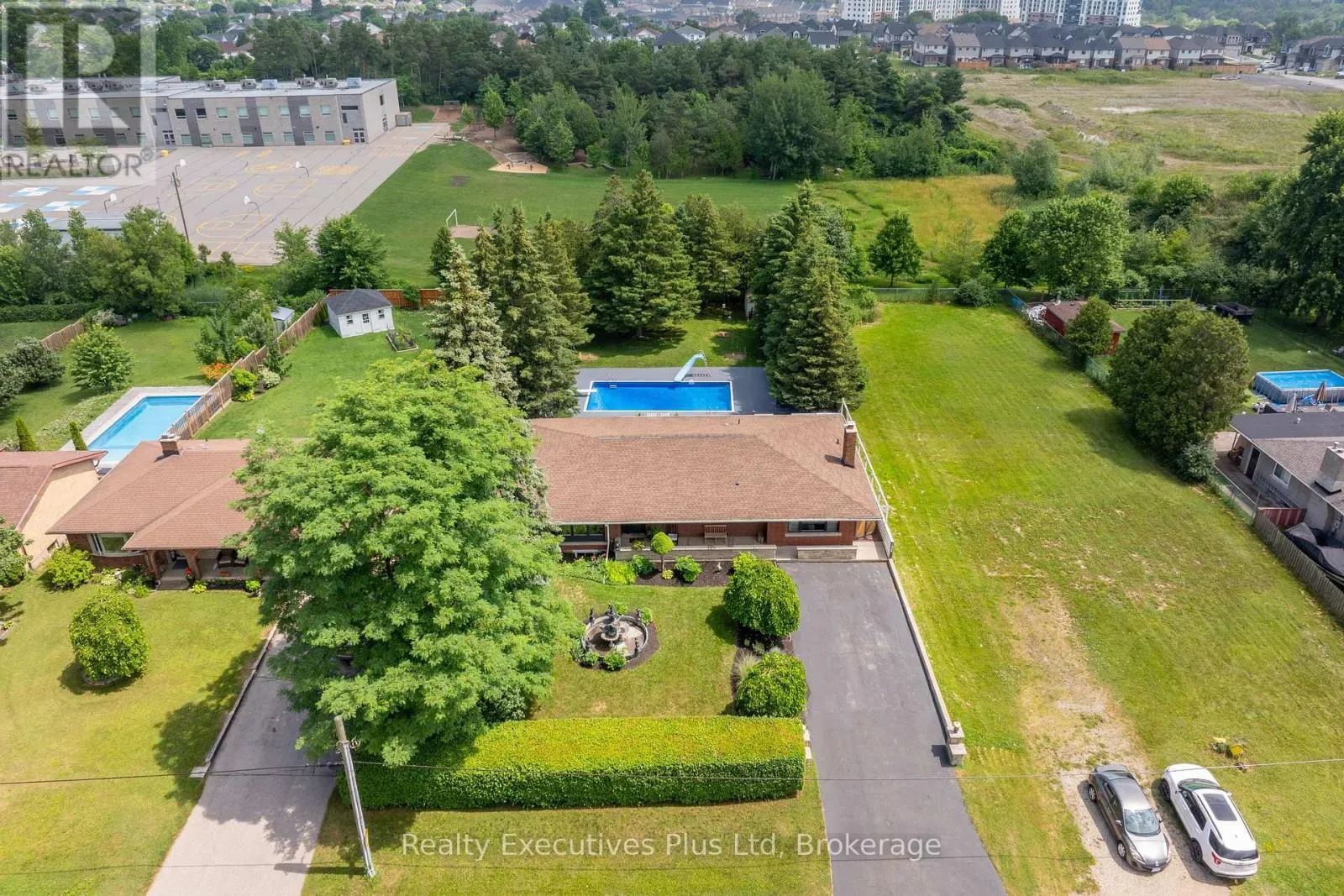 135 CITYVIEW DRIVE