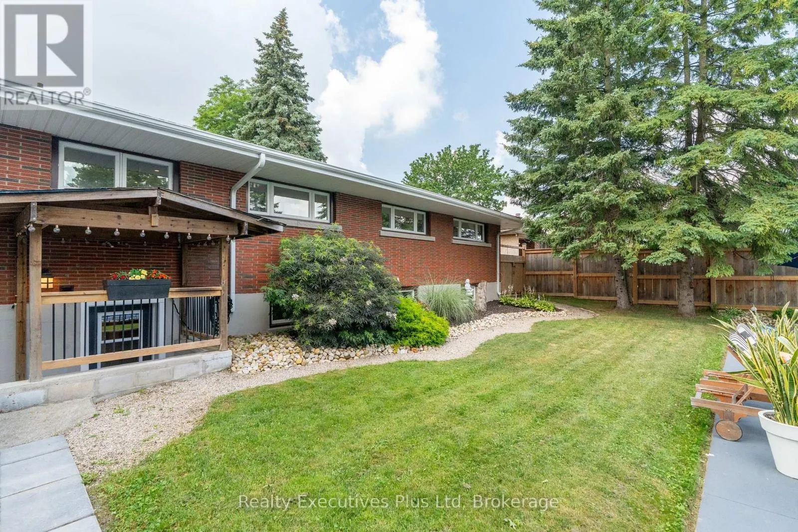 135 CITYVIEW DRIVE