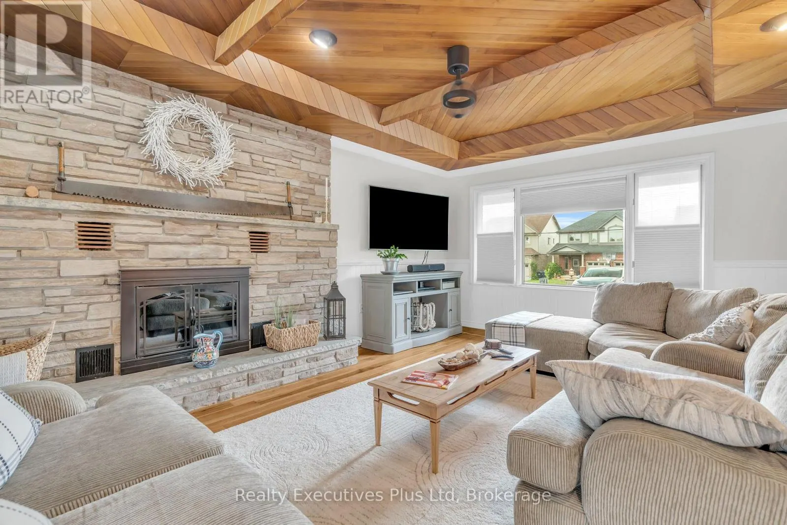 135 CITYVIEW DRIVE