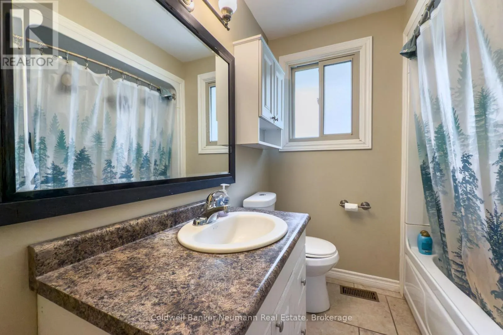 UPPER - 27 JULIA DRIVE, #Upper