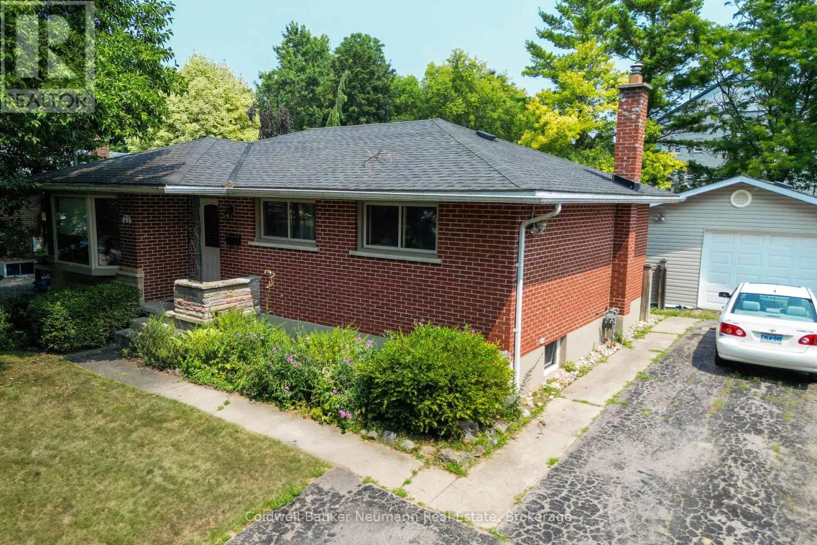 UPPER - 27 JULIA DRIVE, #Upper