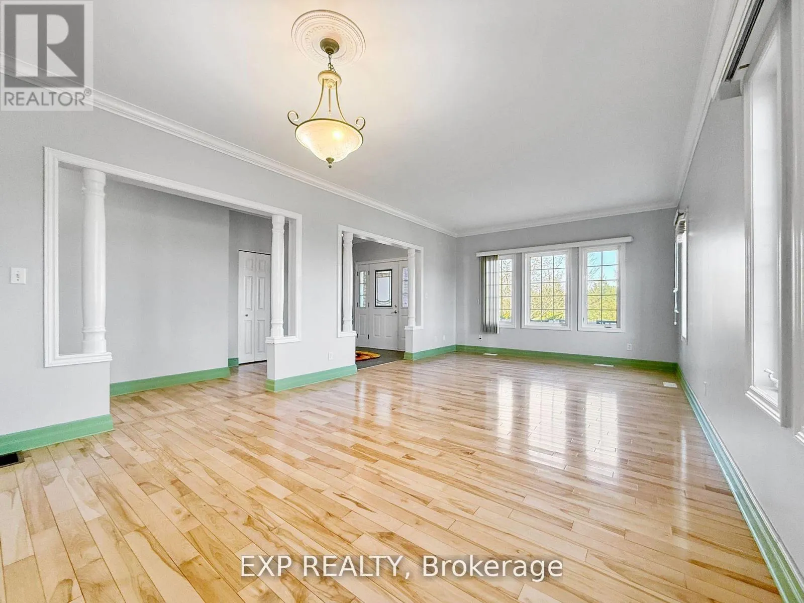 296 MONTGOMERY ROAD