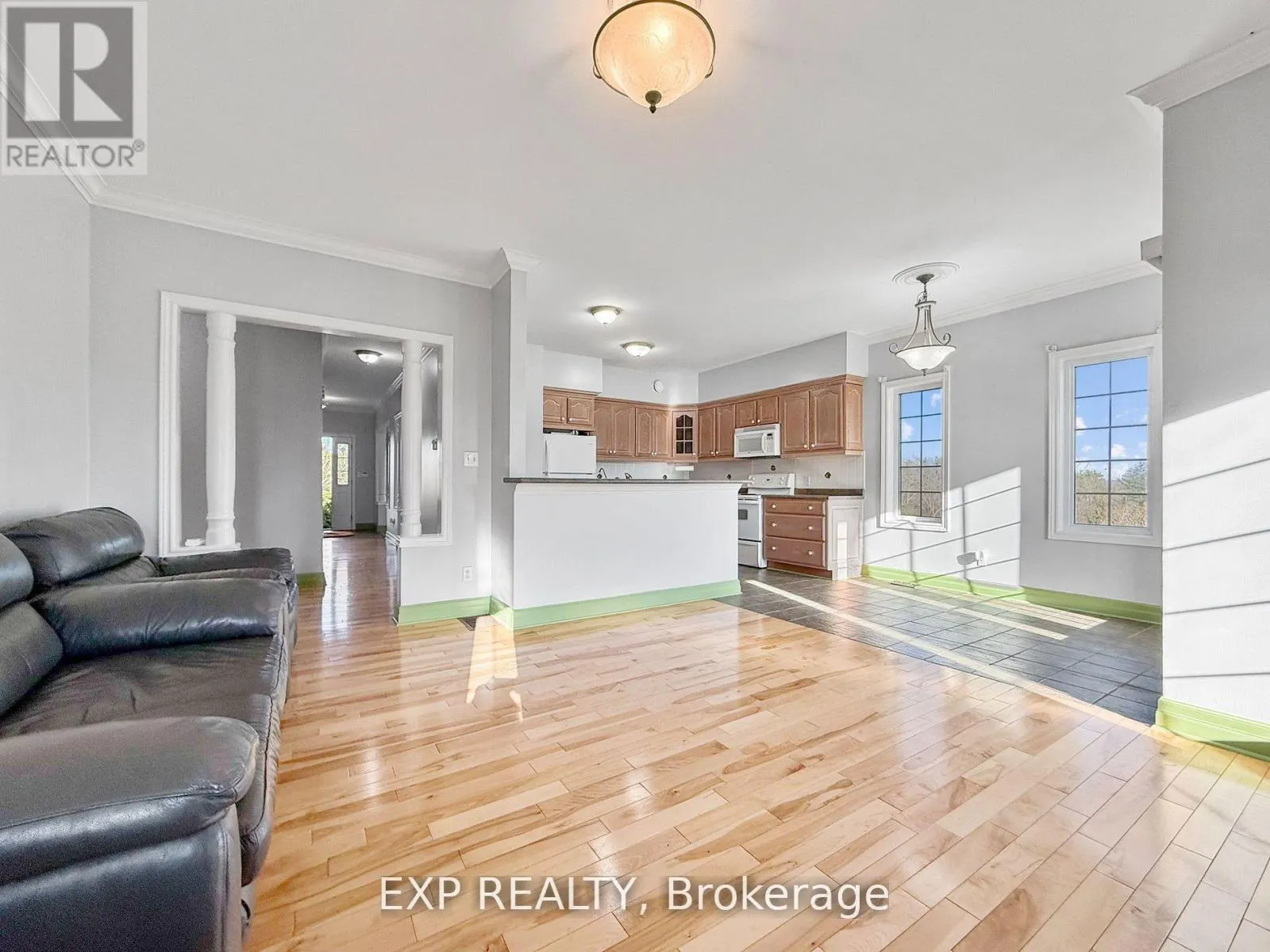 296 MONTGOMERY ROAD