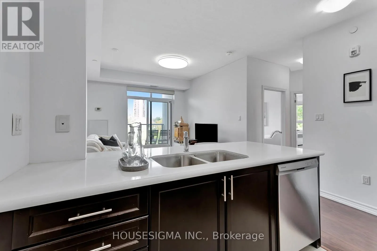 322 - 125 SHOREVIEW PLACE