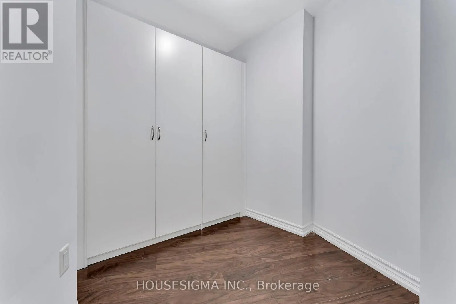 322 - 125 SHOREVIEW PLACE
