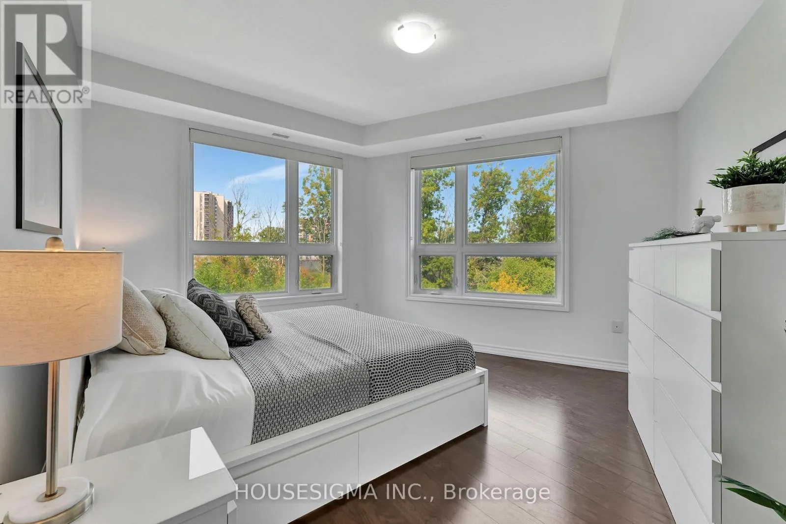 322 - 125 SHOREVIEW PLACE