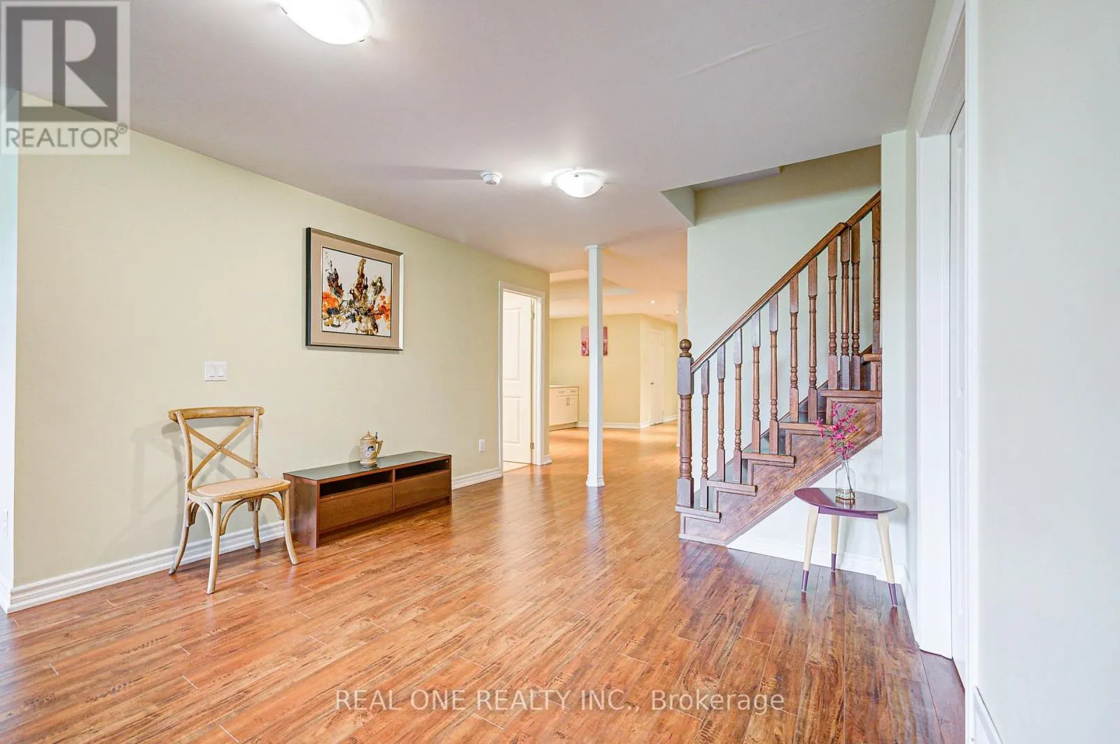 112 SUTHERLAND CRESCENT